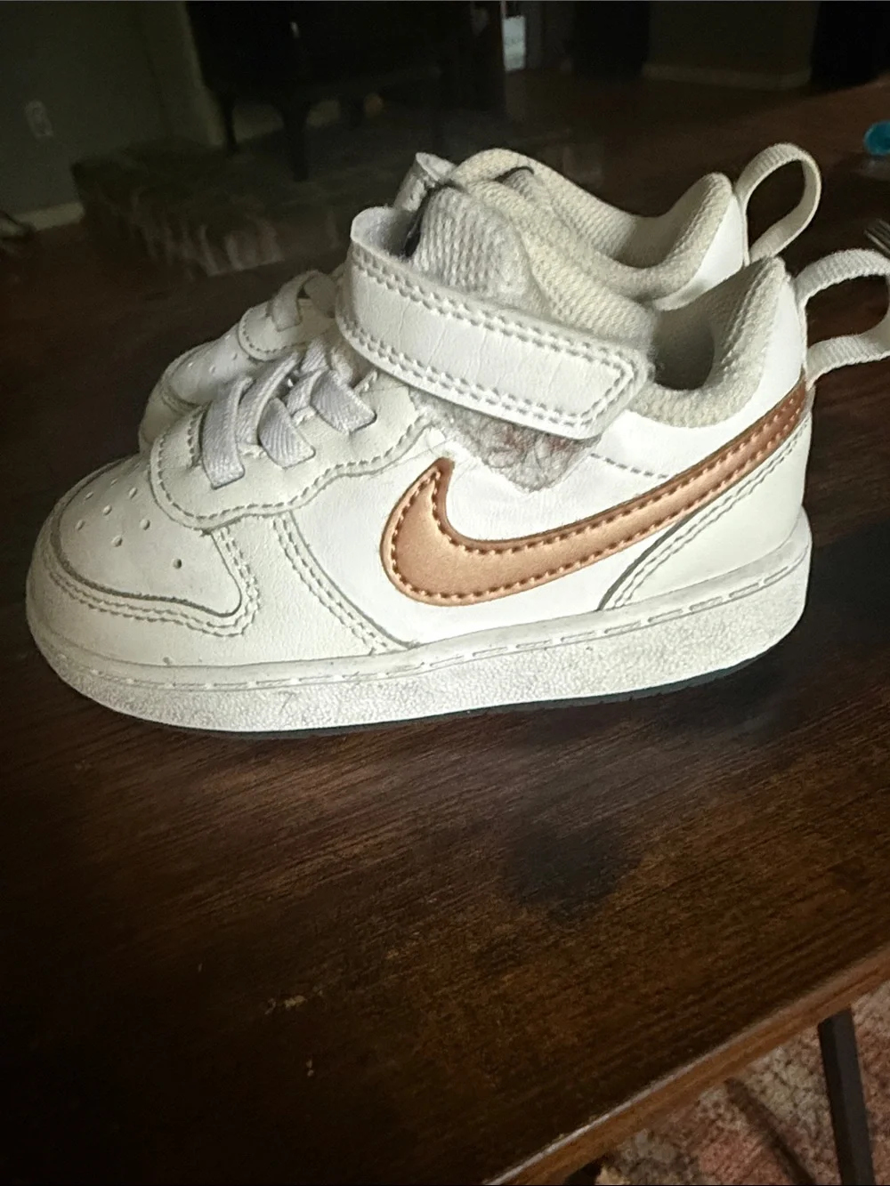 Nike Kids White Sneakers with Brown Swoosh - Velcro Strap